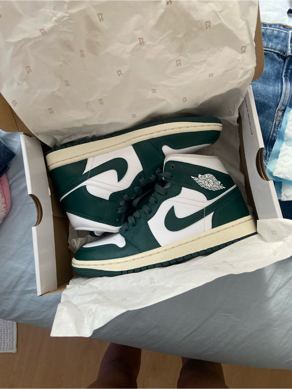 Nike White and Dark Green Low-Top Sneakers